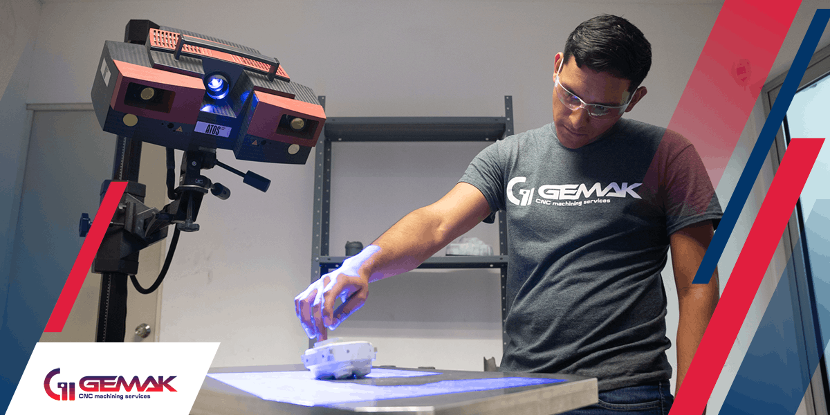 Sistema de escaneo 3D industrial realizando inspección dimensional de componente metálico