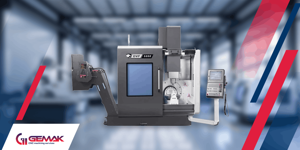 Centro de maquinado CNC de 5 ejes fabricando pieza industrial de precisión